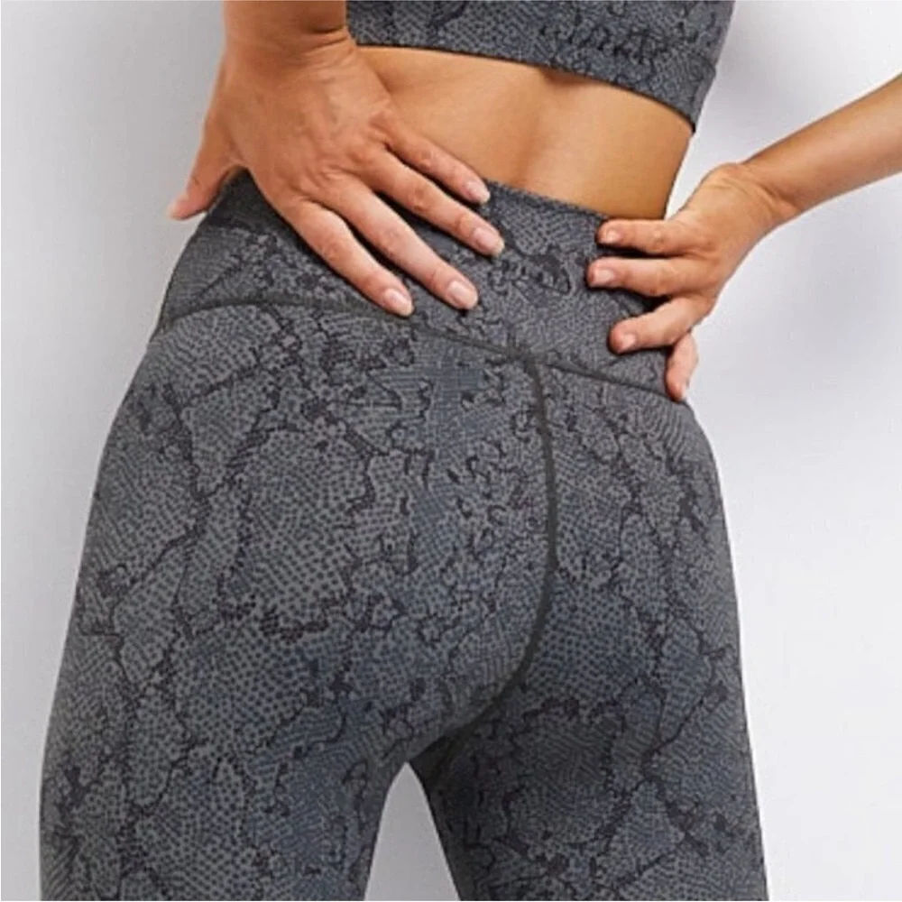 All Fenix Python Charcoal 7/8 Leggings XS - Picture 4 of 13